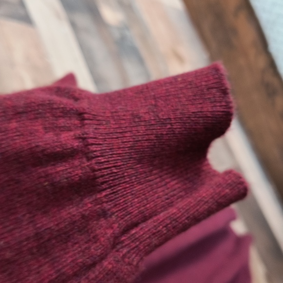 Saks Fifth Avenue Deep Red 100% Cashmere Crew Neck Sweater Sz Large Men - Picture 8 of 16